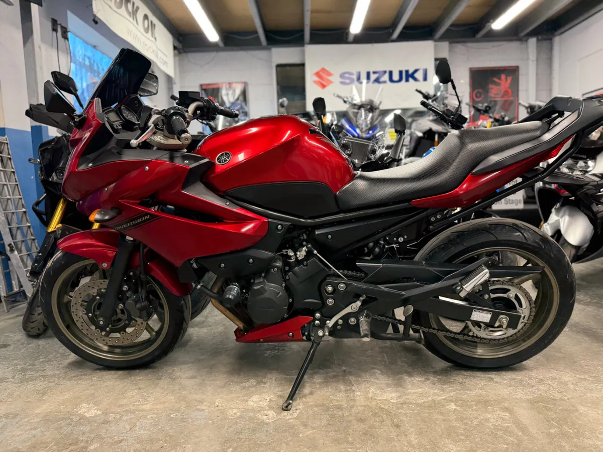 2010 Yamaha XJ6 - Image 4