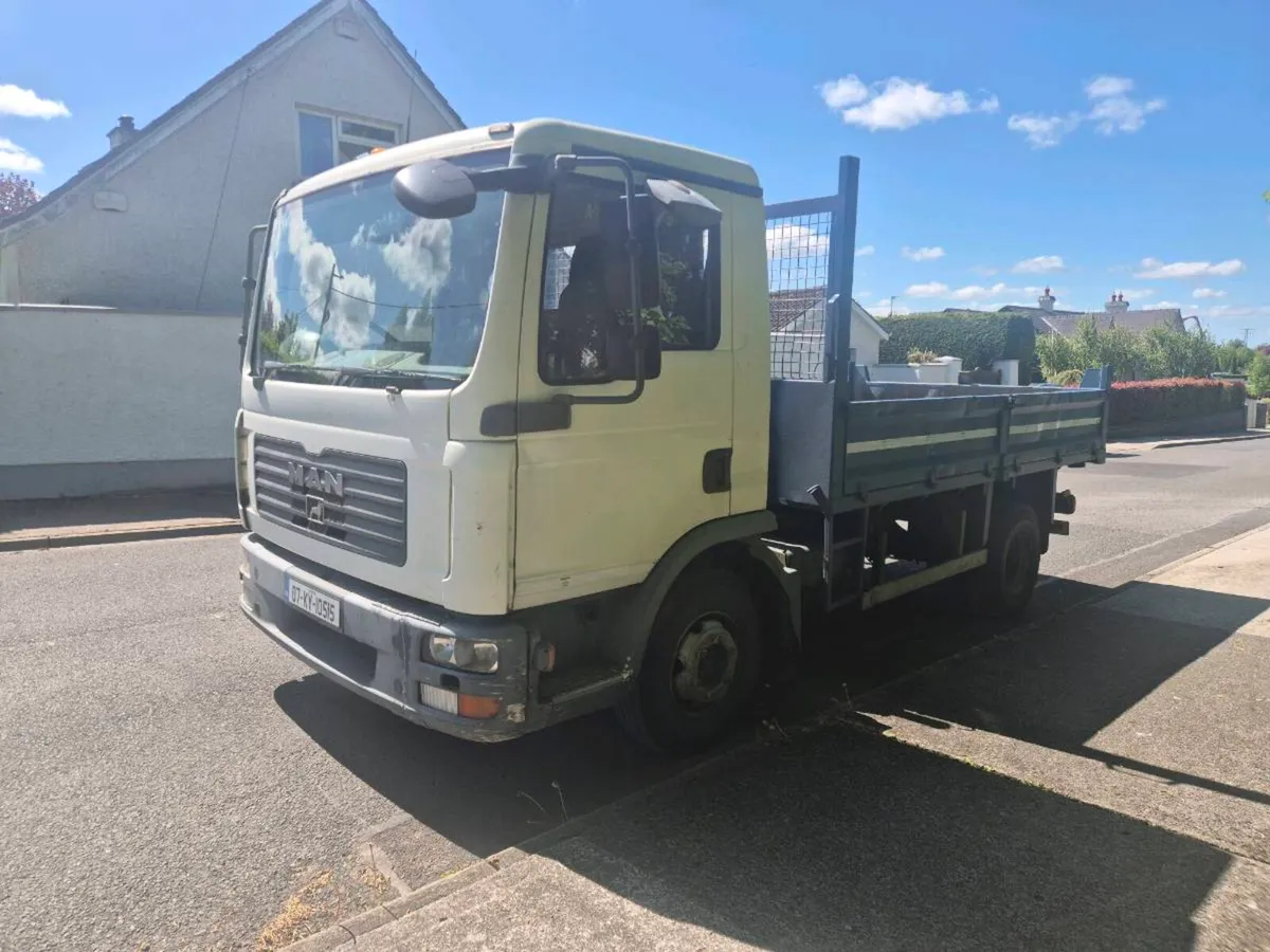 MAN 7.5 ton tipper in test - Image 2