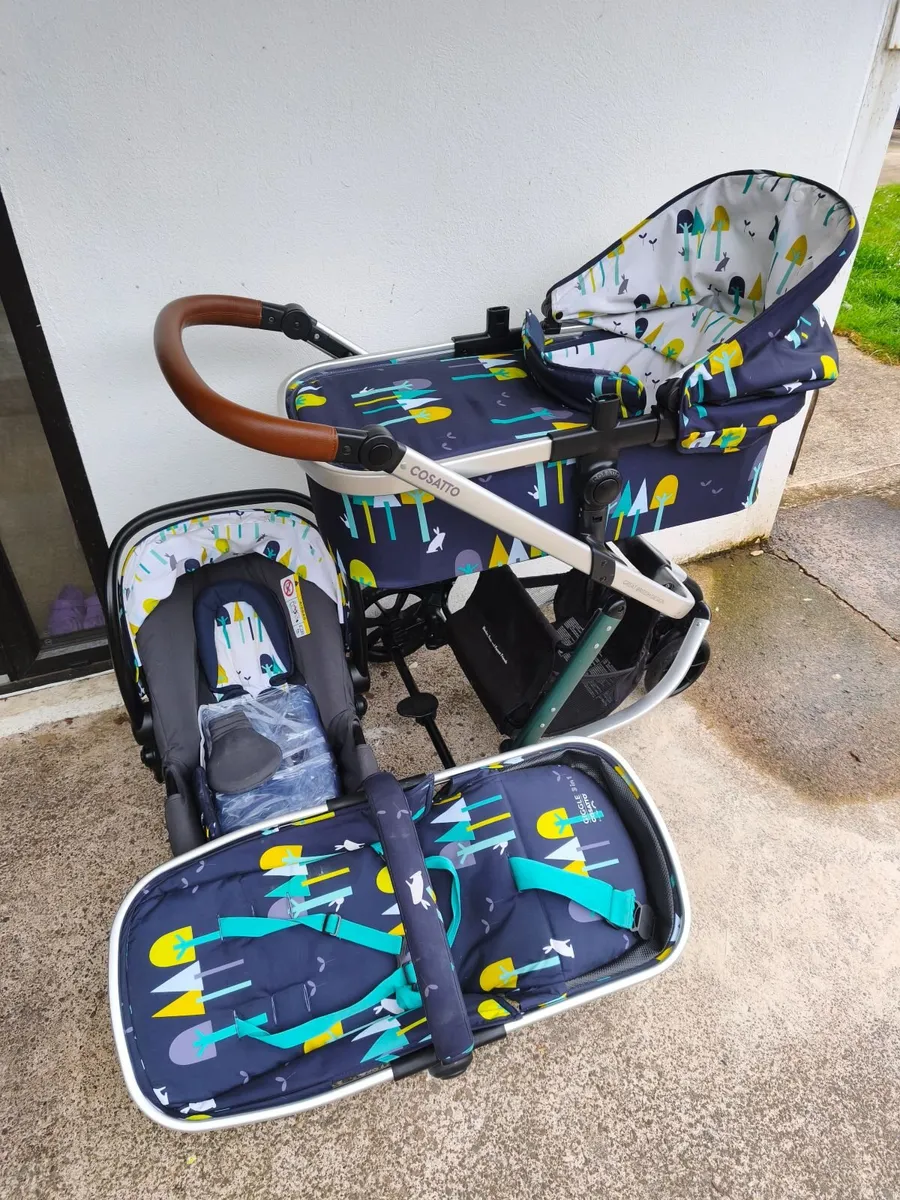 Cosatto Giggle 3 pram bundle like a new - Image 1