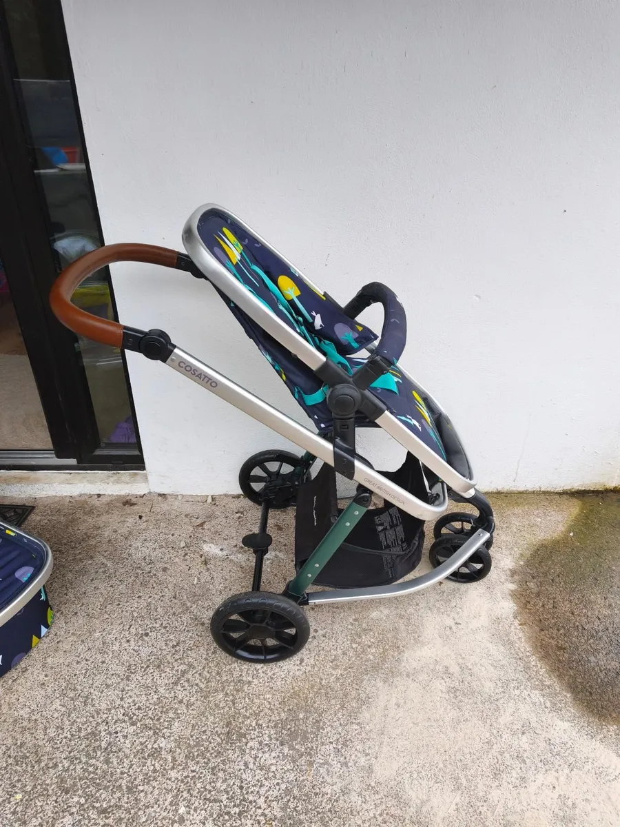 Cosatto Giggle 3 pram bundle like a new - Image 4