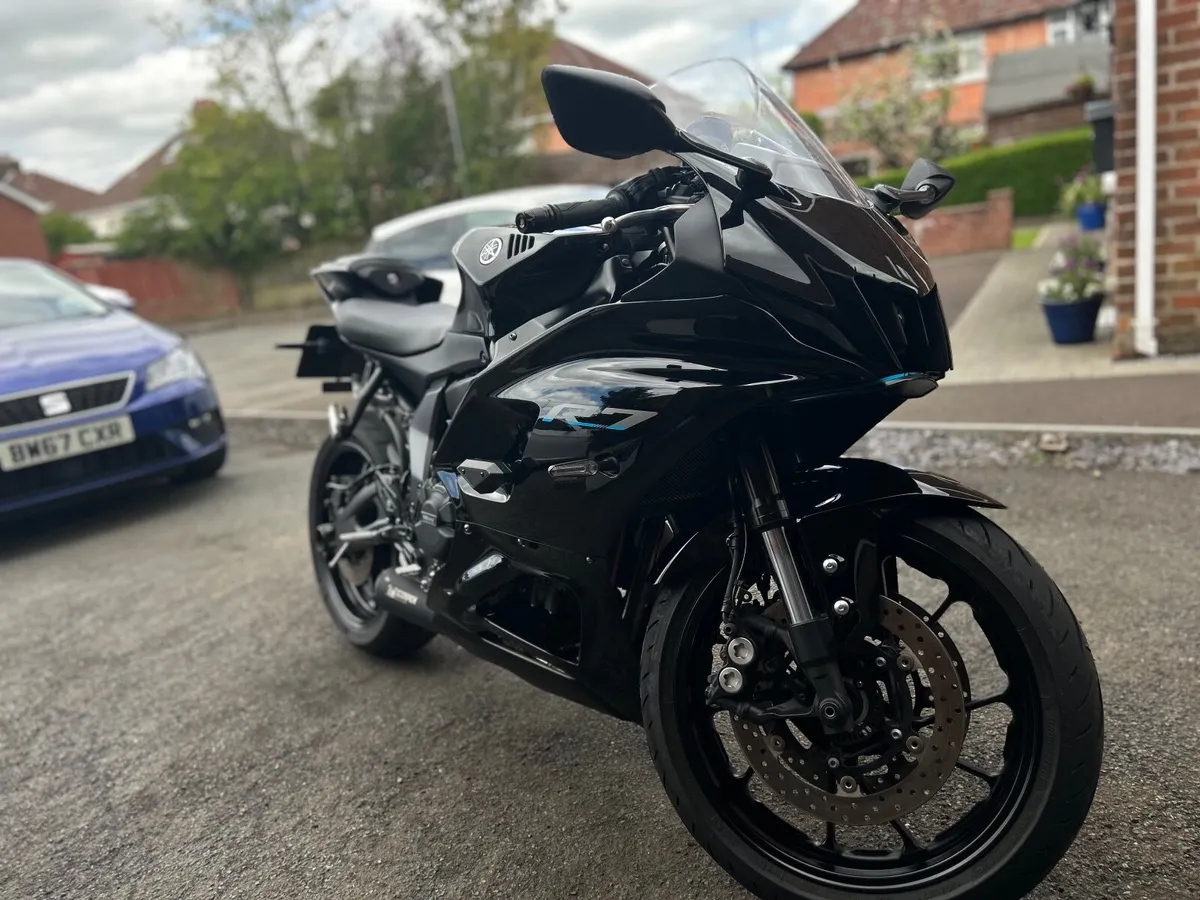 YAMAHA YZF 2023 - Image 4