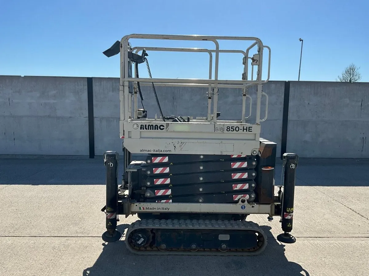 ALMAC 25FT DIESEL TRACKED COMPACT SCISSOR LIFT - Image 3