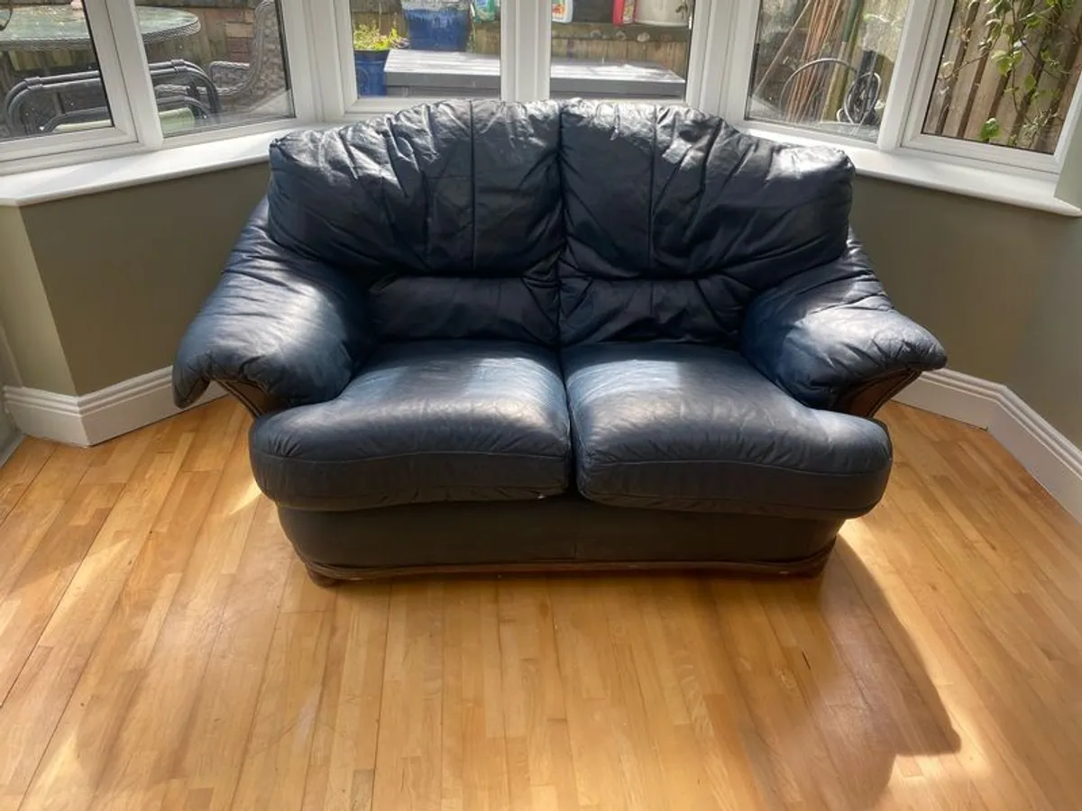Couch - Image 2