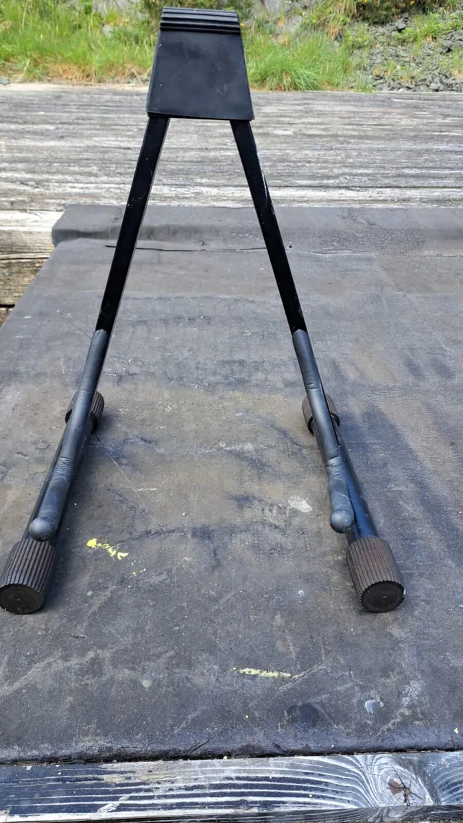 Guitar stand for sale - Image 2