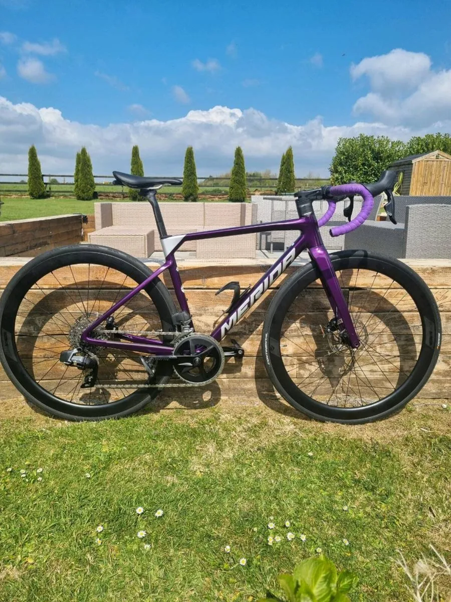 Racing bike - Image 1