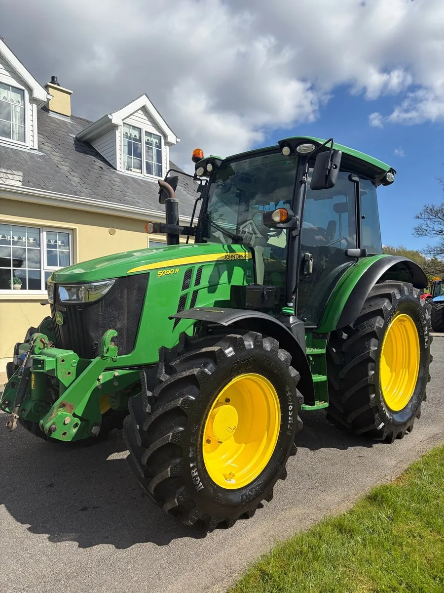 2019 John Deere 5090r - Image 1