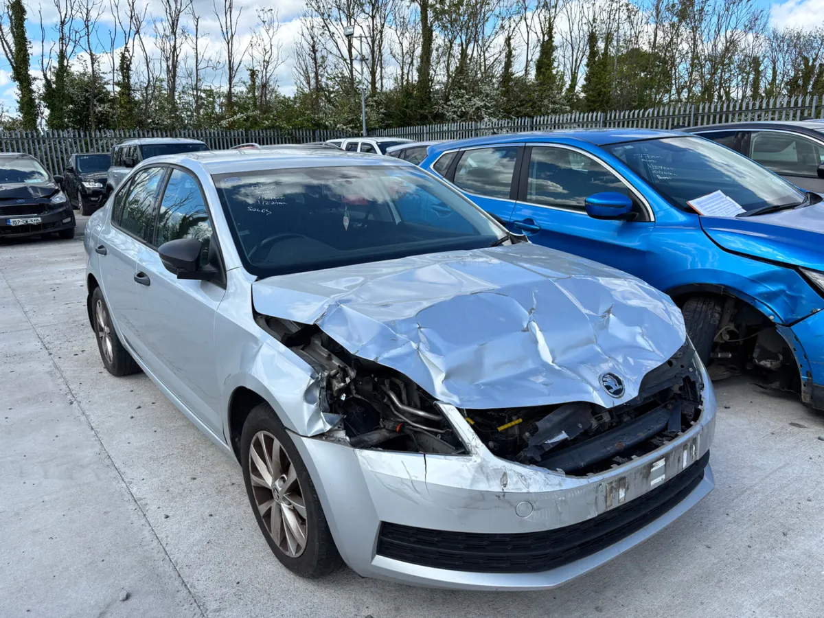 17 Octavia Tsi 1.0 Petrol 170km NCT 7/27 Starting - Image 2