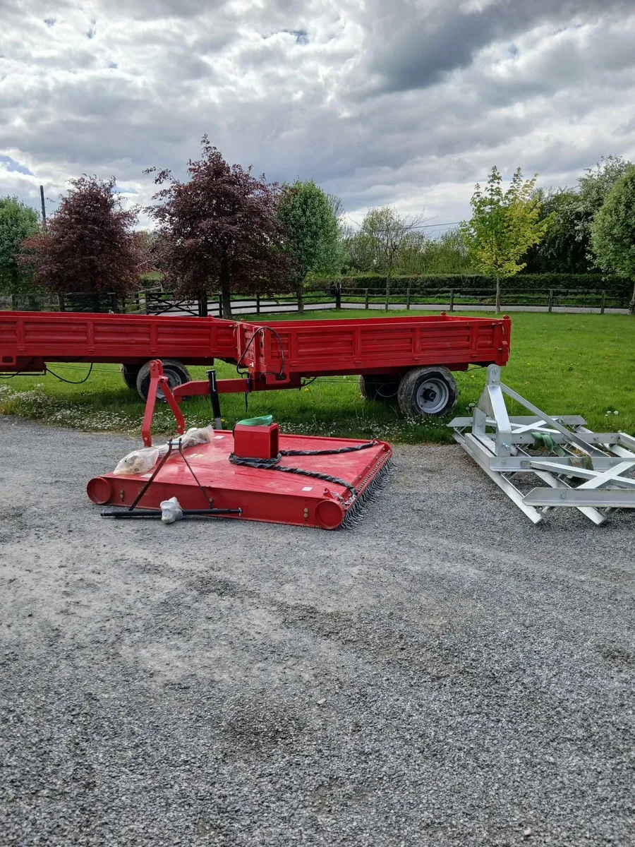 Tipping trailer - Image 1