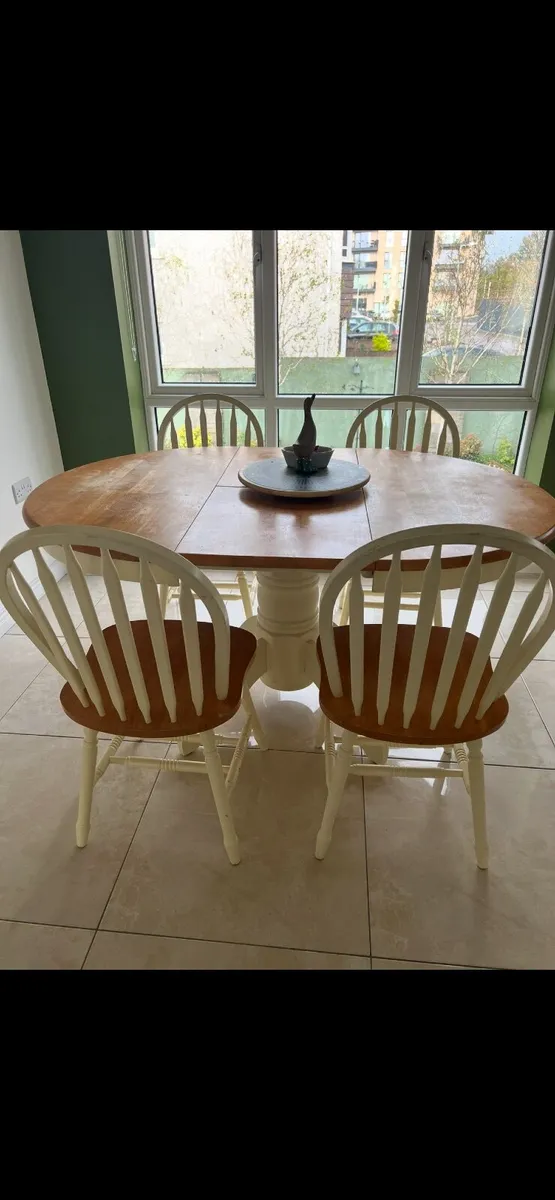 Dining table and chairs - Image 1