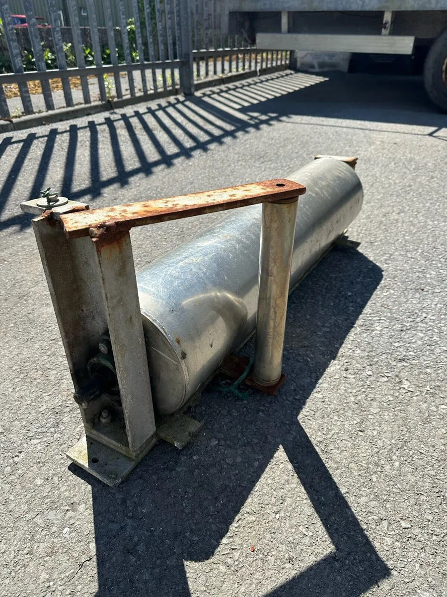 Stainless gunnel roller - Image 2