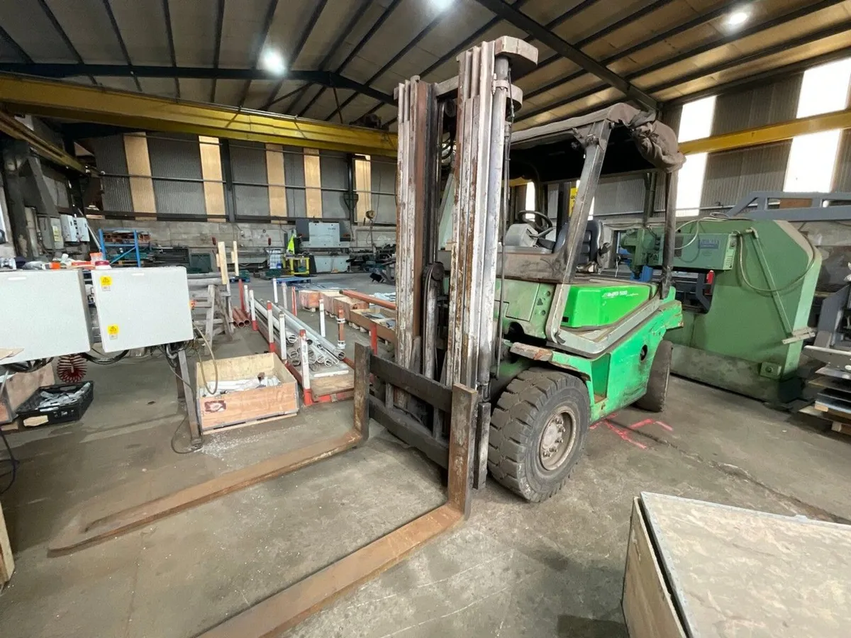 DRAGO 500 5 TON DIESEL FORKLIFT - Image 3