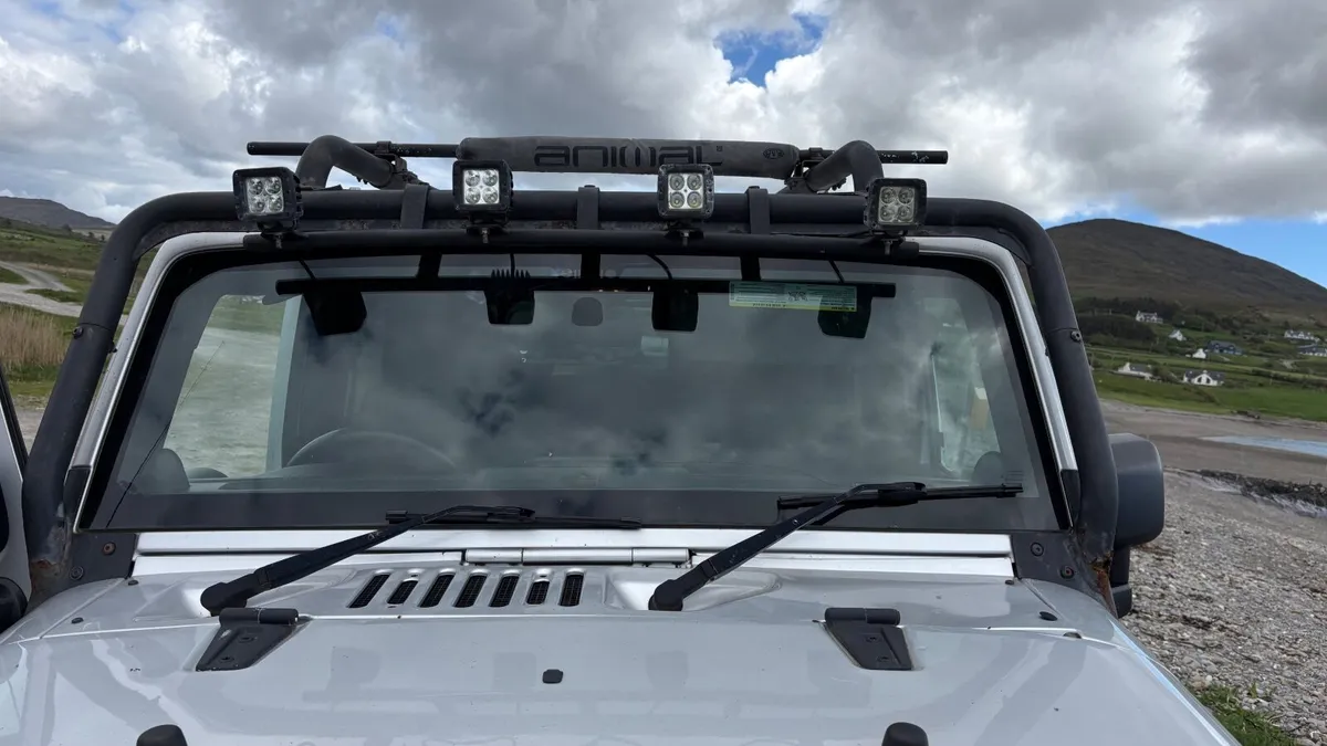 Jeep Wrangler 2011 - Image 2