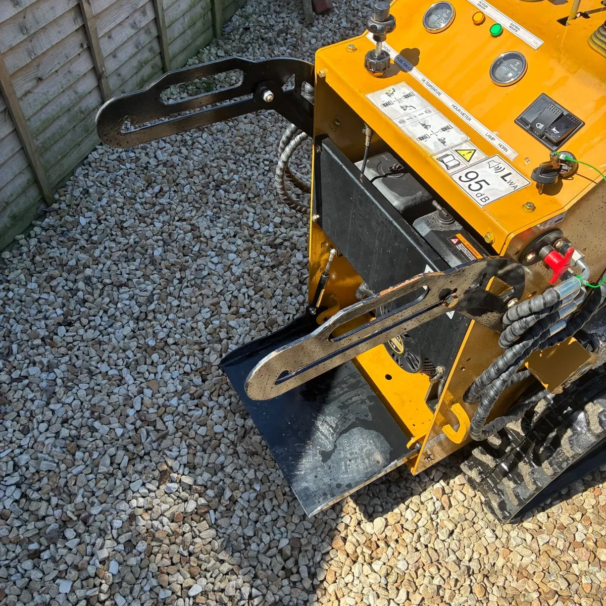 New skidsteer bucket plus breaker - Image 4