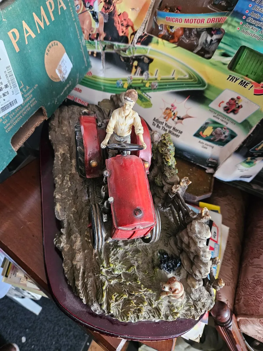 Britain's Juliana Collection Tractor Diorama - Image 4