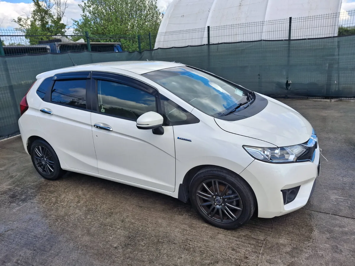 2016 Honda Fit Hybrid Automatic..Light Damage - Image 1