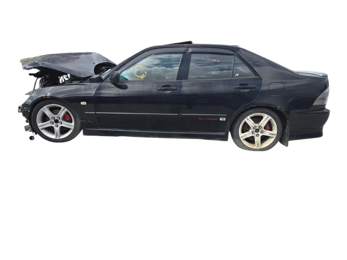 2005 LEXUS IS200 For Breaking/Dismantling - Image 2