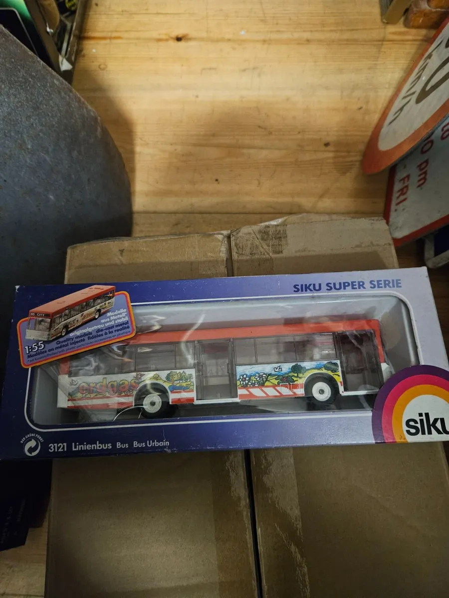 Corgi Siku Bus