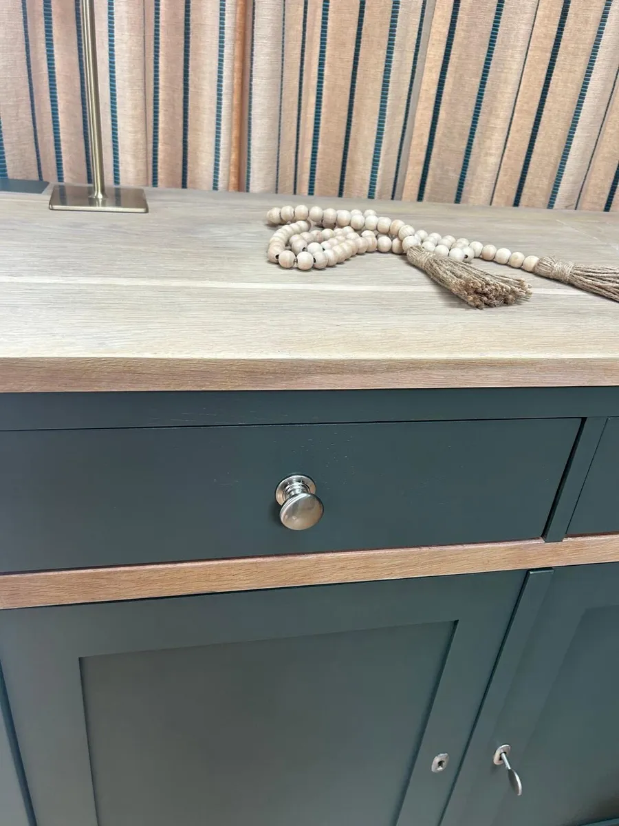 Solid oak sideboard - Image 3