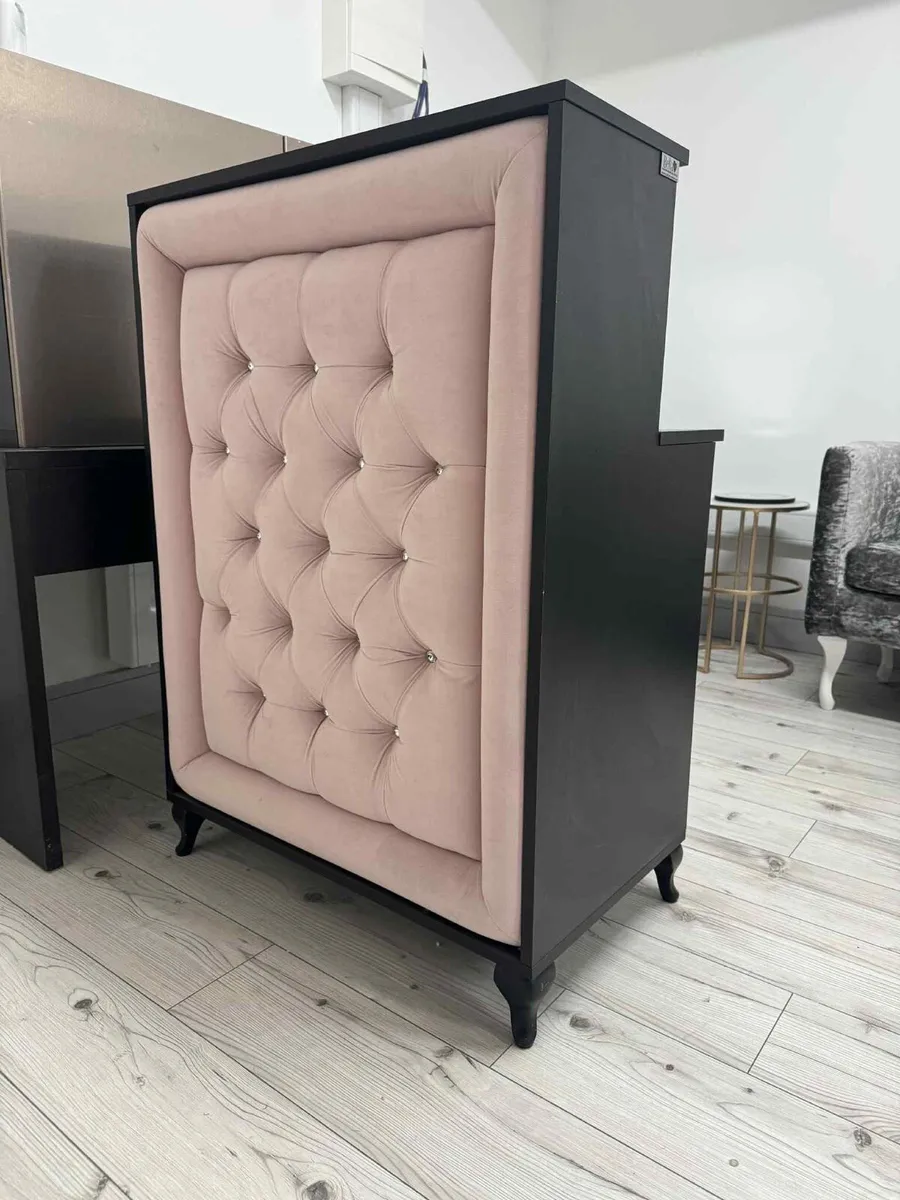 Reception desk hair salon/ beauty salon