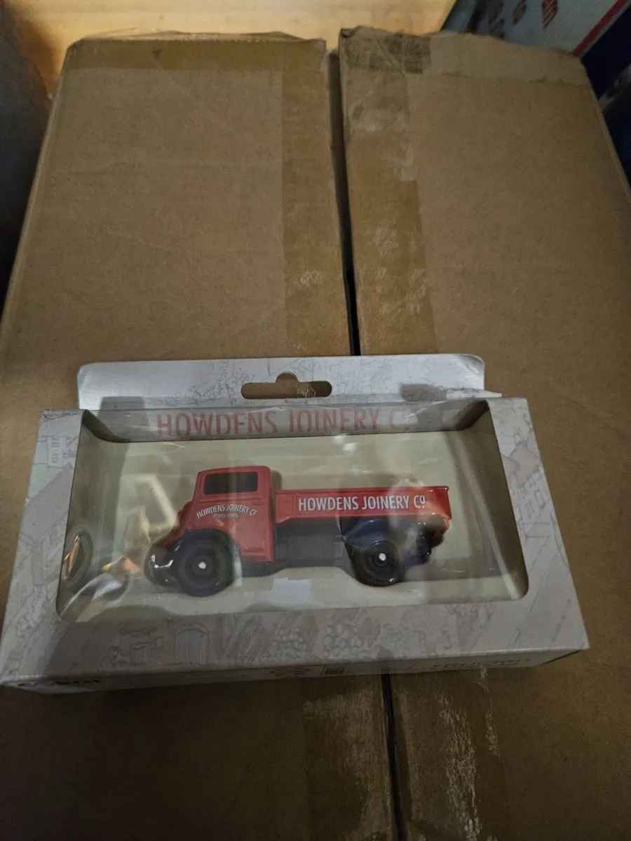 Corgi Lledo Howdens Joinery Truck - Image 1