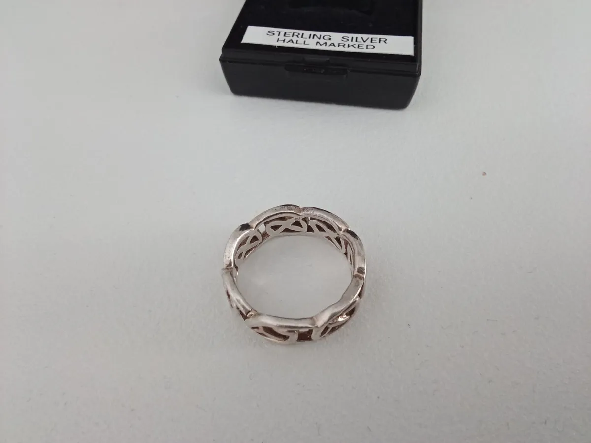 Men's/ Women's Celtic Design Silver Ring. - Image 2