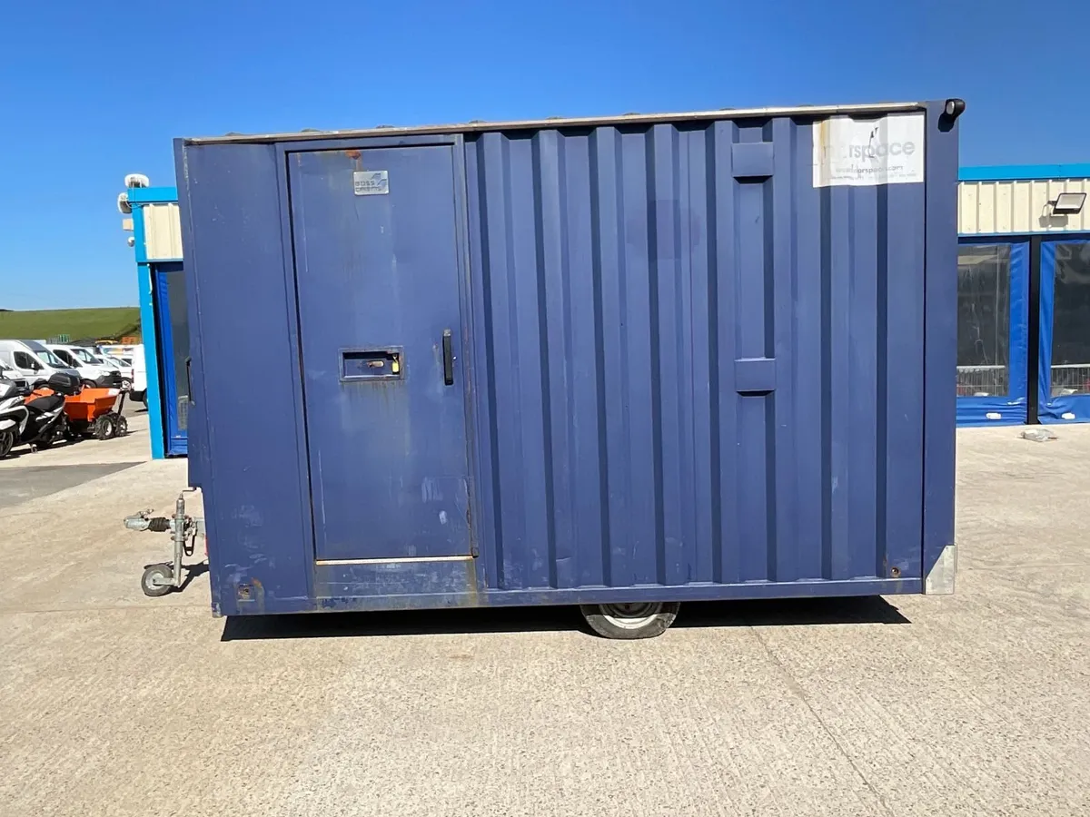 BOSS CABINS SINGLE AXLE ANTI VANDAL WELFARE UNIT - Image 3