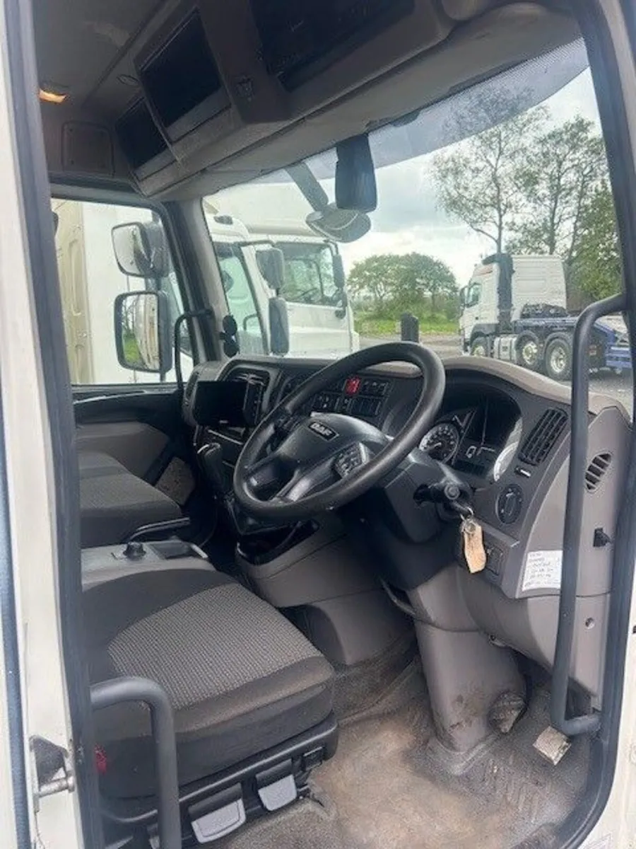 2016 DAF LF 45 4x2 Cage side Tipper - Image 3