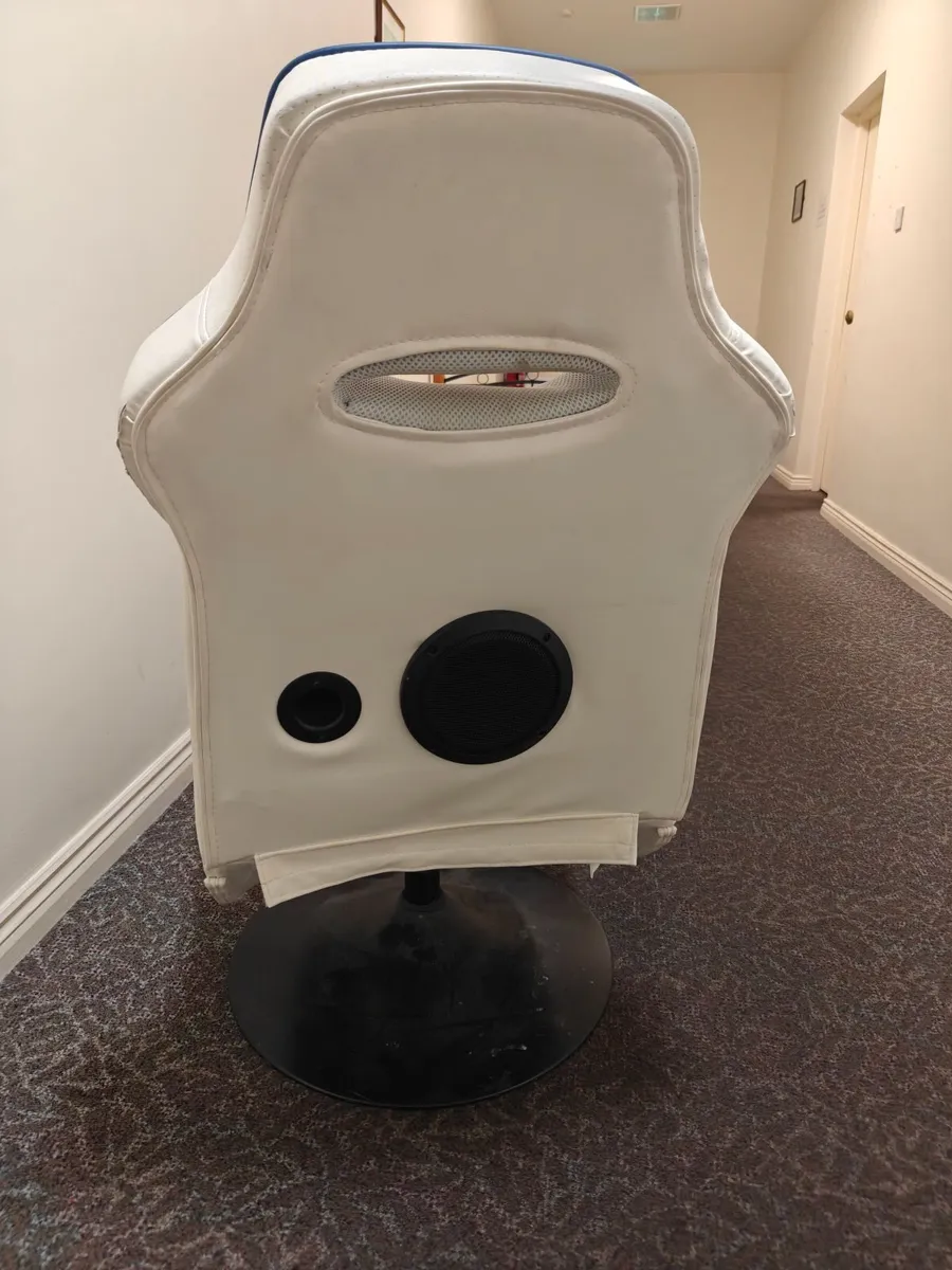 Gaming chair - Image 1
