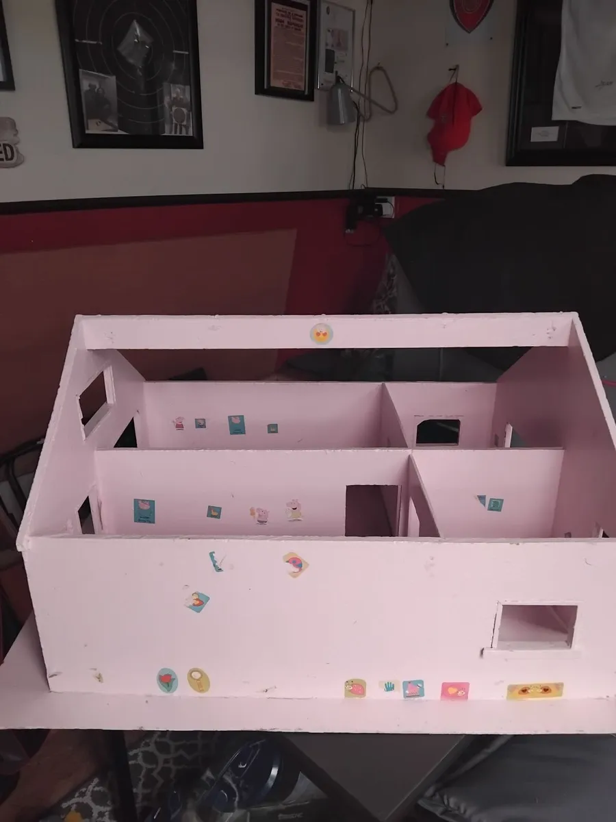 Dolls house - Image 2