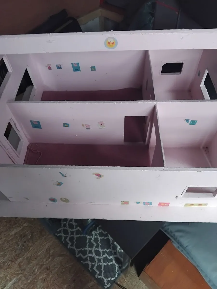 Dolls house - Image 1