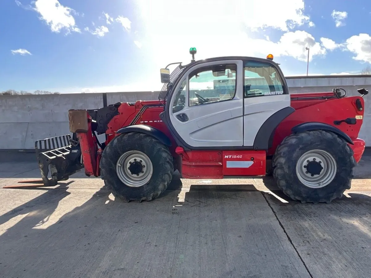 MANITOU MT1840 18m TELESCOPIC FORKLIFT - Image 4