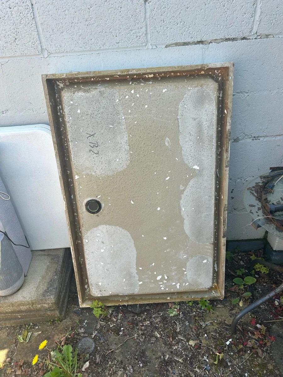 Shower Tray and Sliding Shower door + Glass pane - Image 3