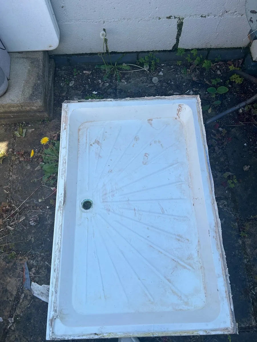 Shower Tray and Sliding Shower door + Glass pane - Image 4