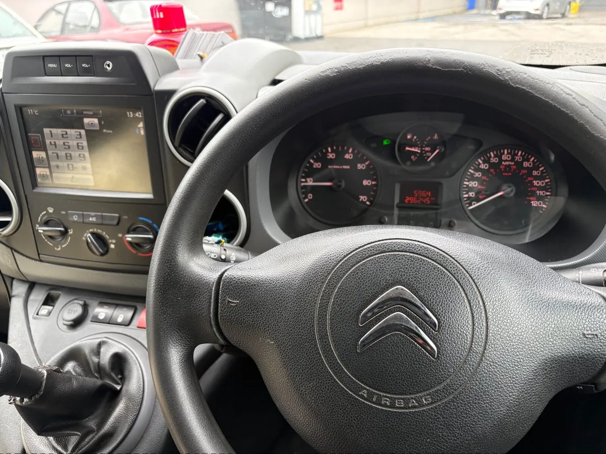 Citroen Berlingo 2017 - Image 2