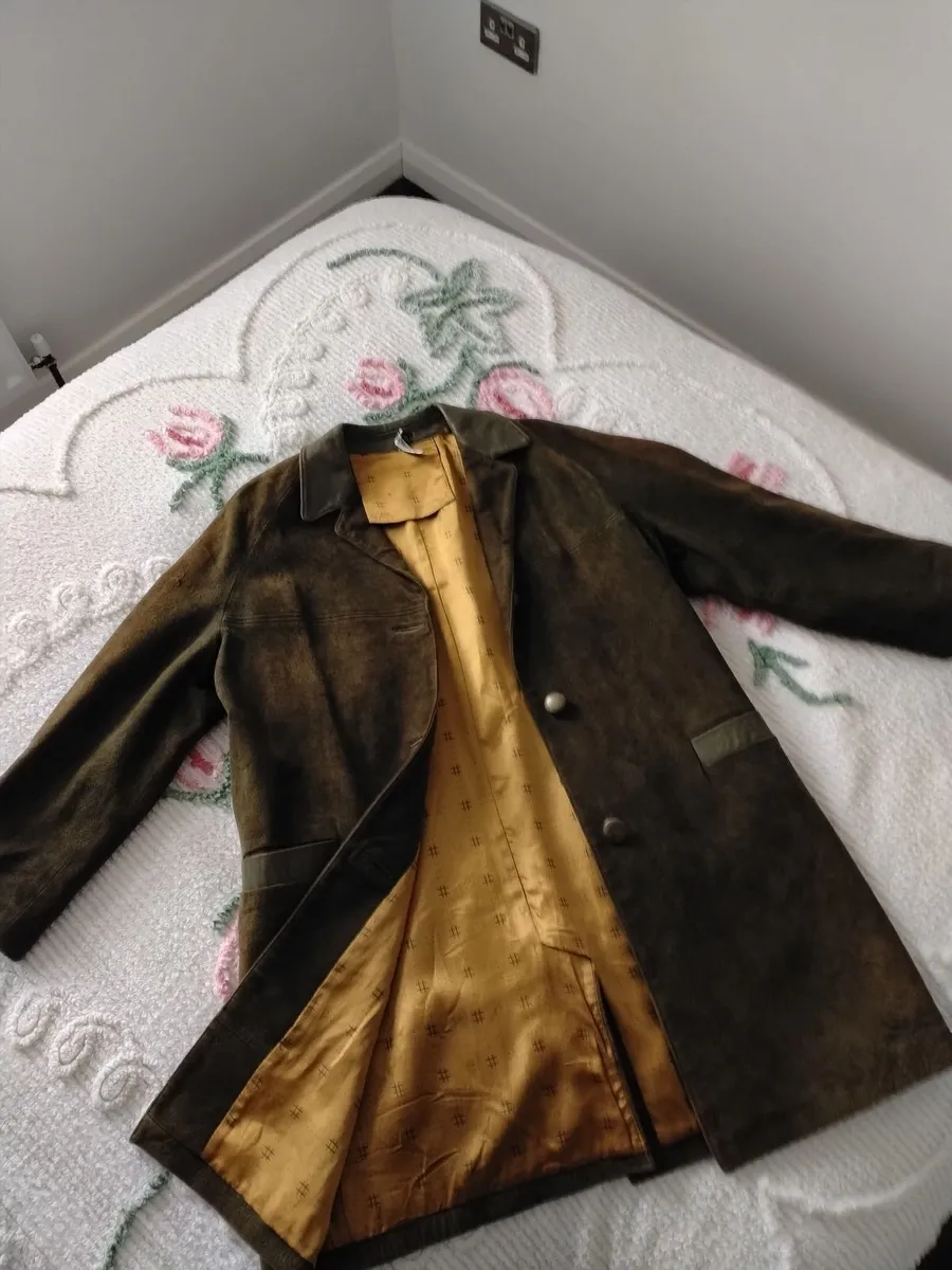 Vintage woman's jacket. - Image 1