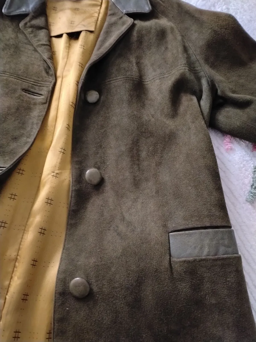 Vintage woman's jacket. - Image 2