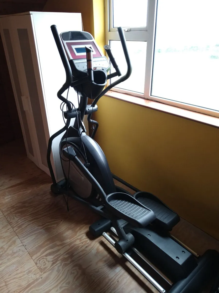 Sole E25 Cross Trainer/Elliptical Machine - Image 1