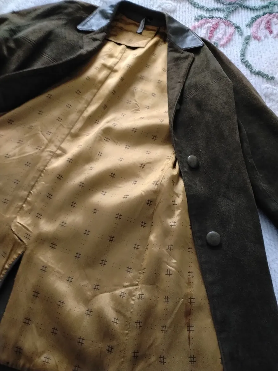 Vintage woman's jacket. - Image 4
