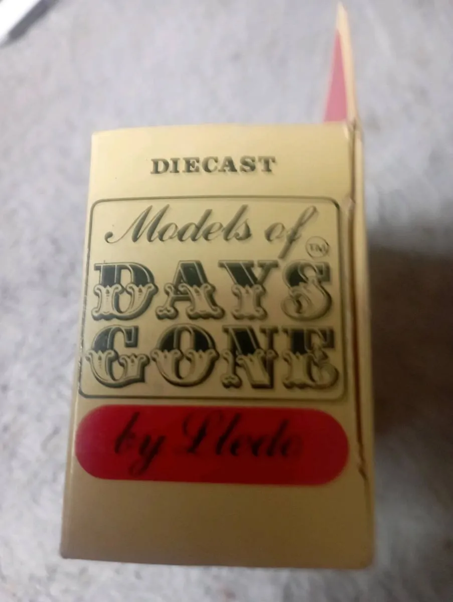 DAYS GONE BY LLEDO DIE-CAST MODLE  TARTAN TOURES - Image 3