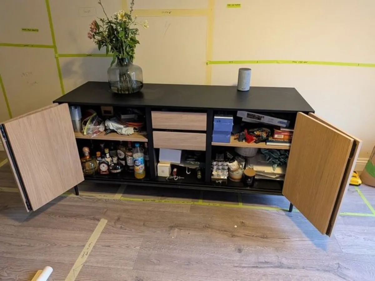 TV Unit - Image 2