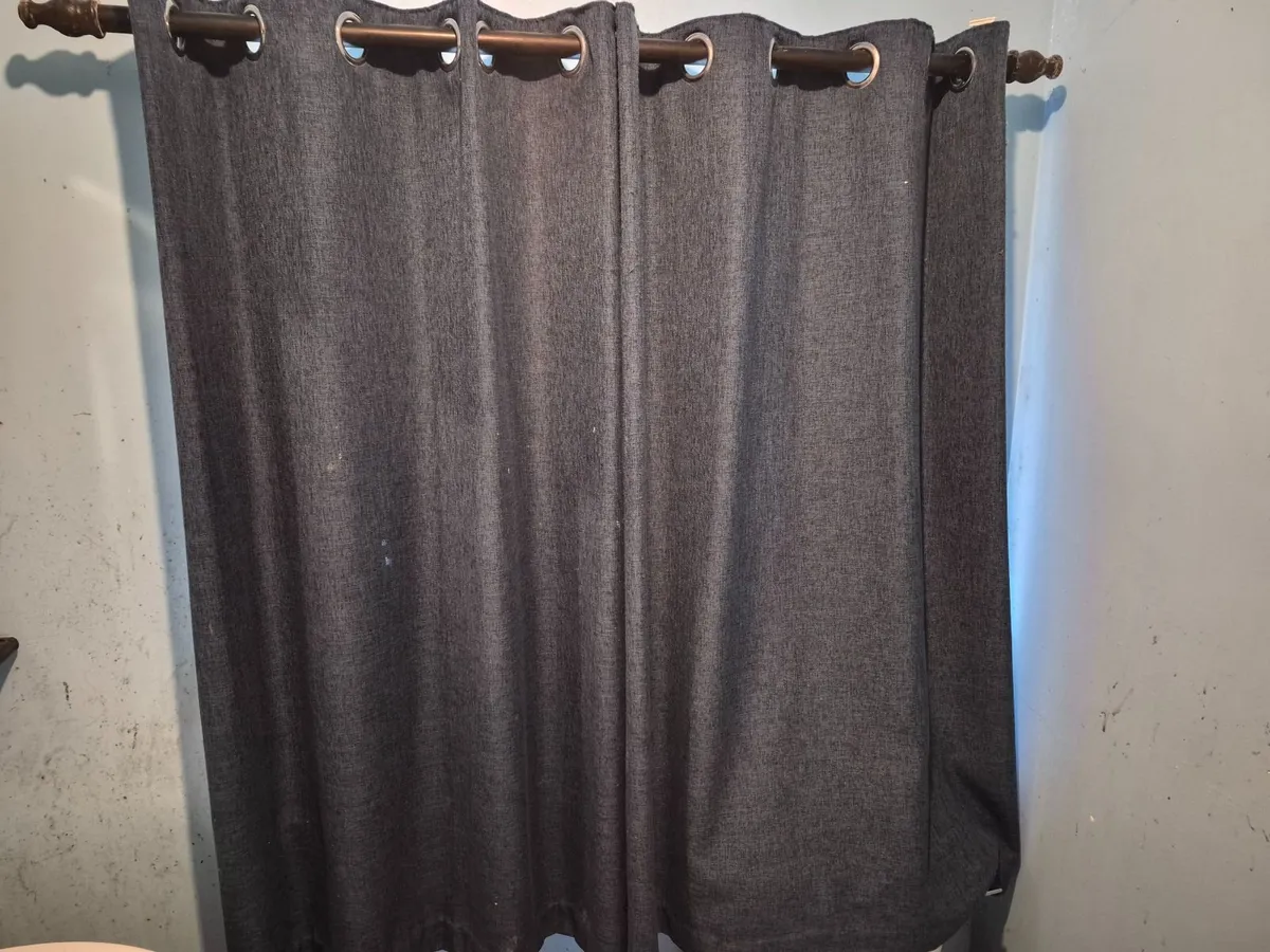 Curtains - Image 2