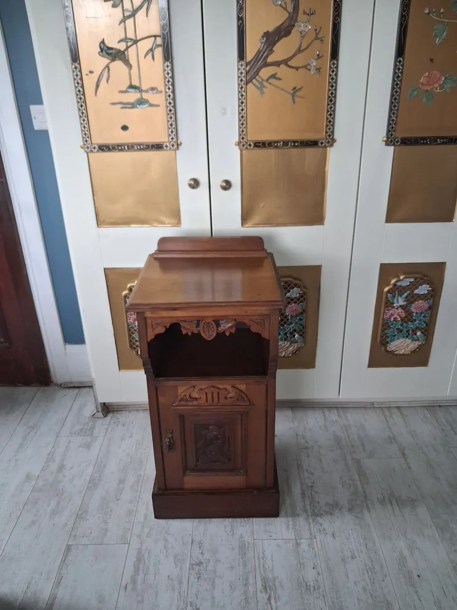 Antique carved bedside cabinet - Image 1