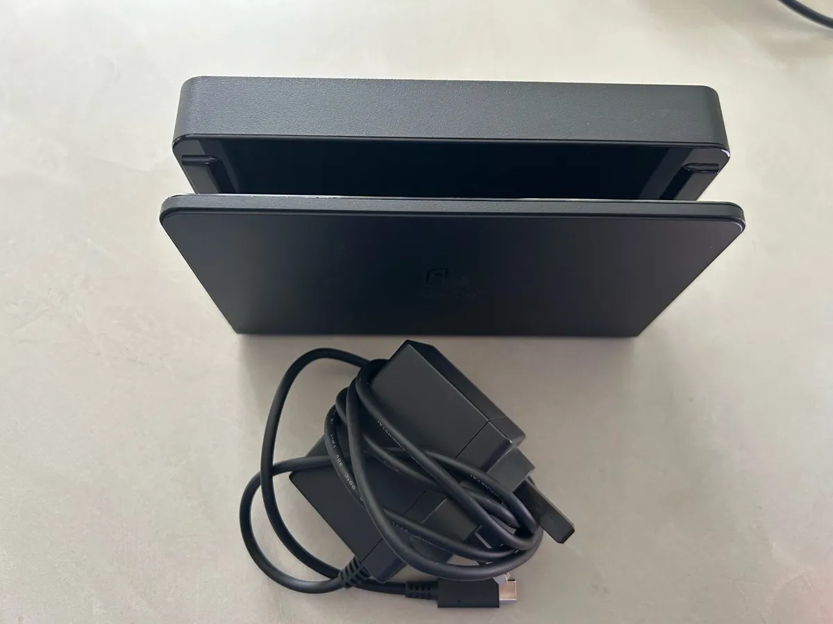 Nintendo Switch OLED - Image 3