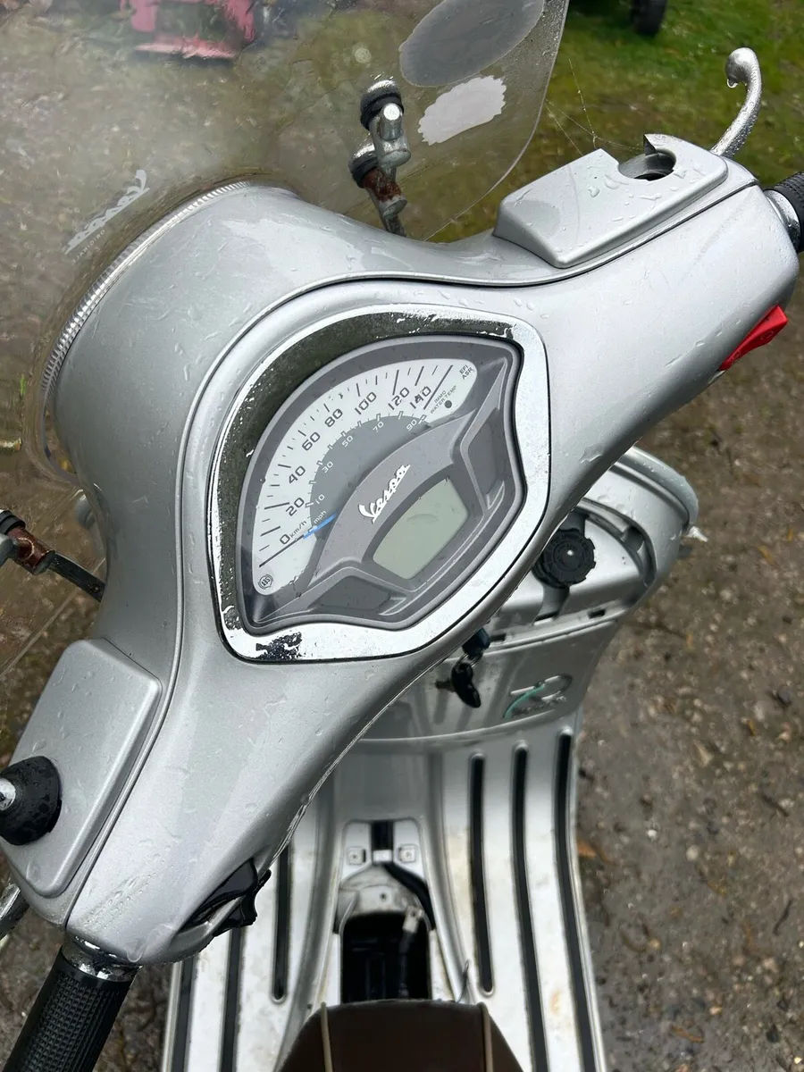 2016 Vespa GTS300 project scooter - Image 4
