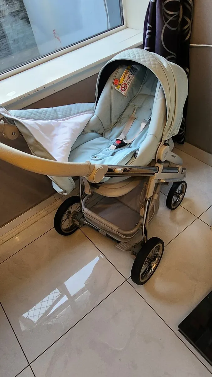 Pram - Image 2