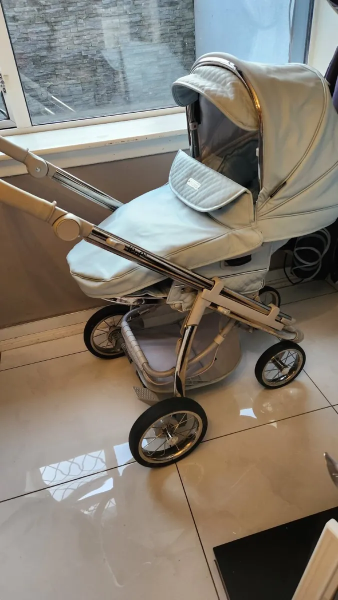 Pram - Image 4