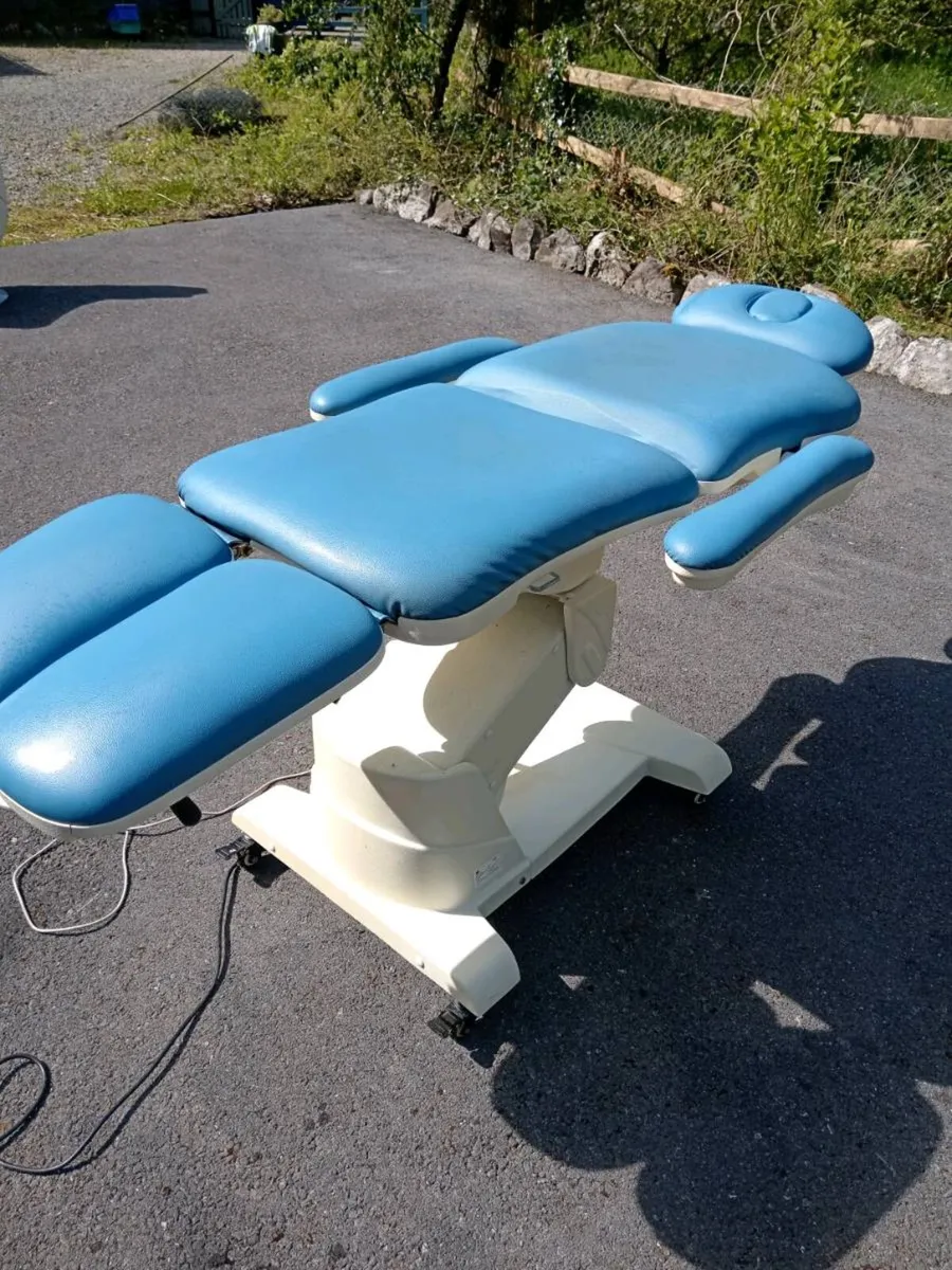 Treatment Chair Chiropody Podiatry Massage - Image 2