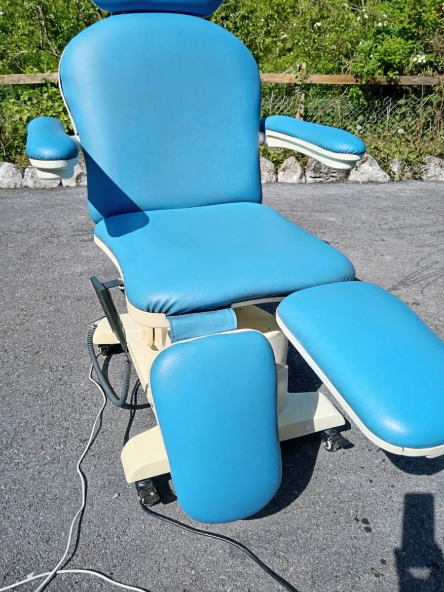 Treatment Chair Chiropody Podiatry Massage - Image 1
