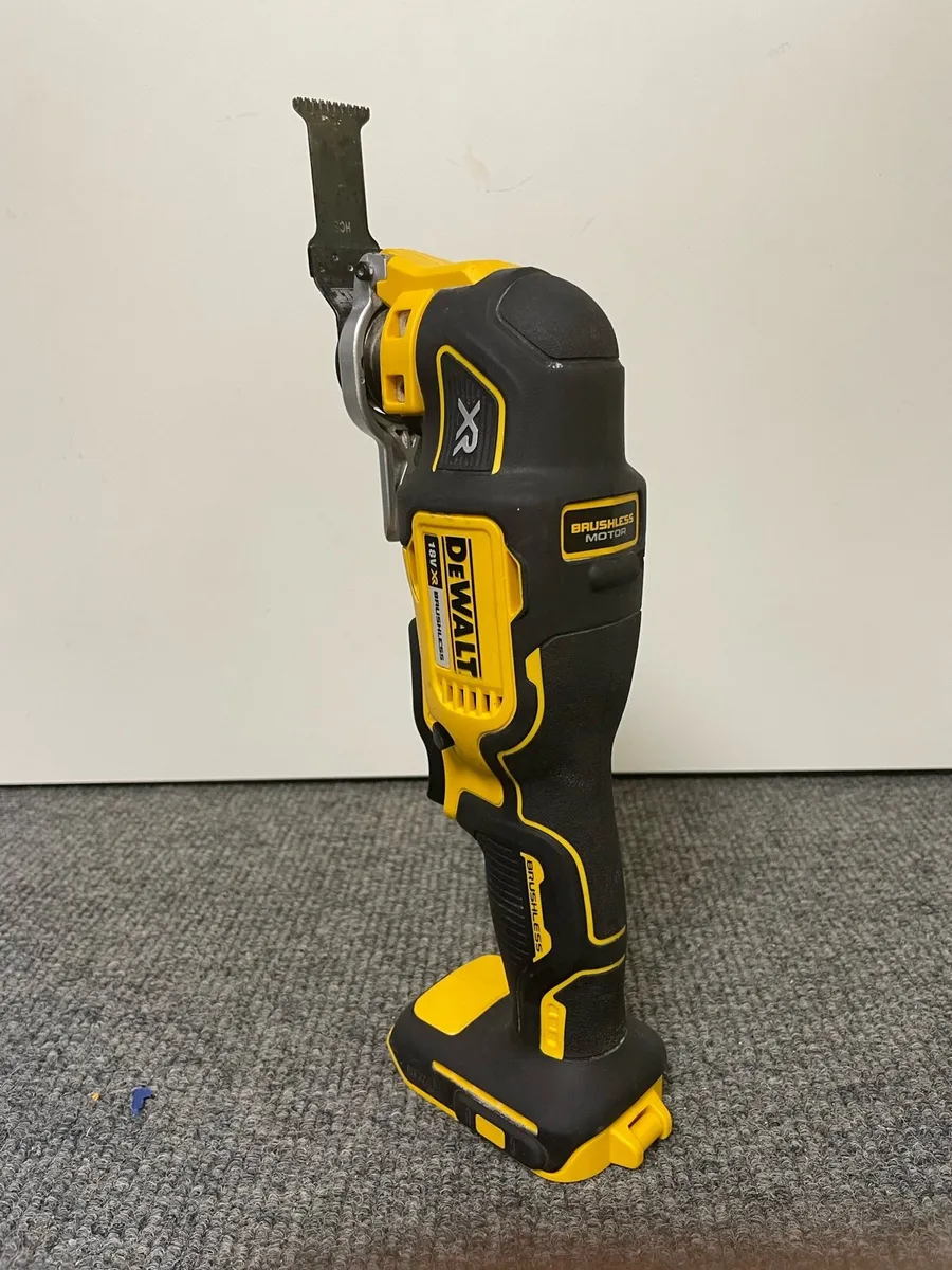 Dewalt 18V XR Brushless Oscillating Multi Tool - Image 2