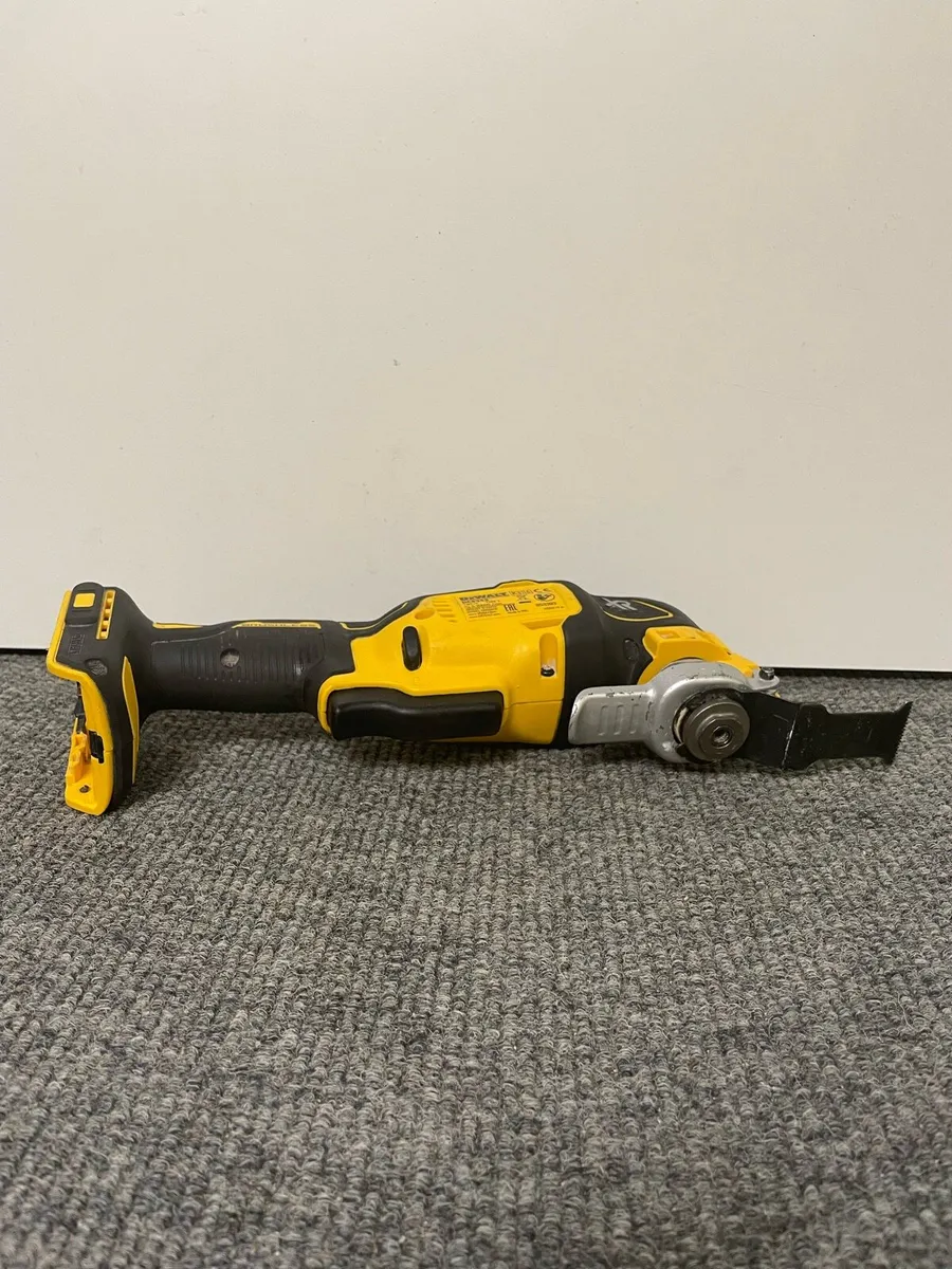 Dewalt 18V XR Brushless Oscillating Multi Tool - Image 3